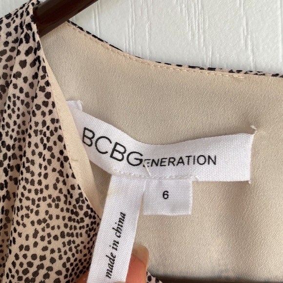 BCBG light peach dress - size 6 - Picture 4 of 10